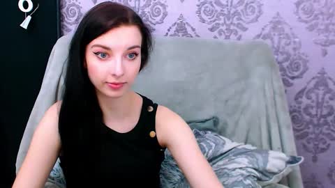 VirginLuna online show from June 3, 7:30 pm