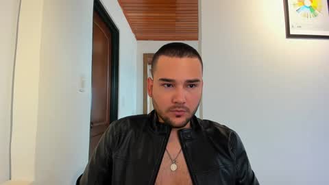 Vito Ferrer online show from February 3, 12:36 pm