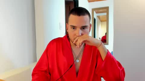 Vito Ferrer online show from February 9, 8:13 pm