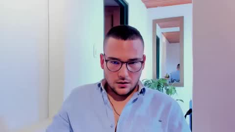 Vito Ferrer online show from March 4, 3:15 pm