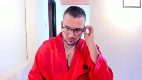 Vito Ferrer online show from March 8, 2:40 pm