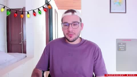 Vito Ferrer online show from December 2, 7:09 pm