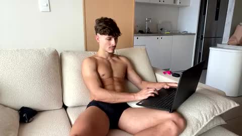 vitoraugustoxxx online show from December 22, 4:26 pm