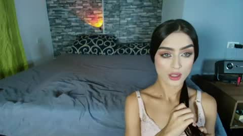 Snapshot of vitoriia_ chatting on June 22, 4:20 am vitoriia_ online show from June 22, 4:20 am