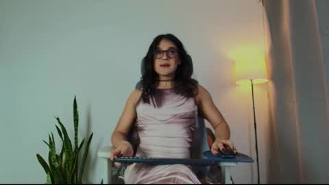 VittaaaPlease help me with your thumbs up its important  online show from November 29, 11:08 pm