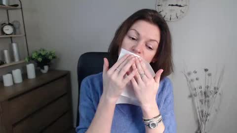 Snapshot of vivian_dream chatting on January 13, 9:41 am Vivian online show from January 13, 9:41 am