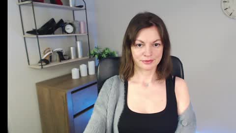 Snapshot of vivian_dream chatting on February 21, 8:18 am Vivian online show from February 21, 8:18 am