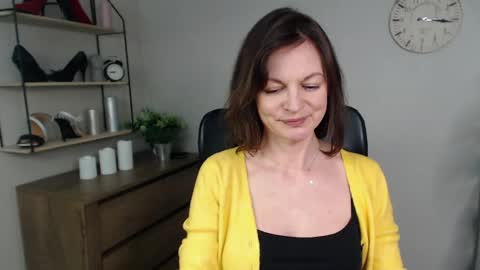 Snapshot of vivian_dream chatting on February 27, 1:07 pm Vivian online show from February 27, 1:07 pm