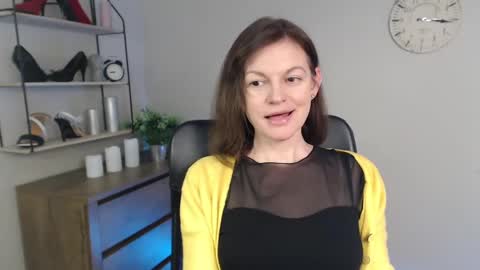Snapshot of vivian_dream chatting on March 4, 10:13 am Vivian online show from March 4, 10:13 am