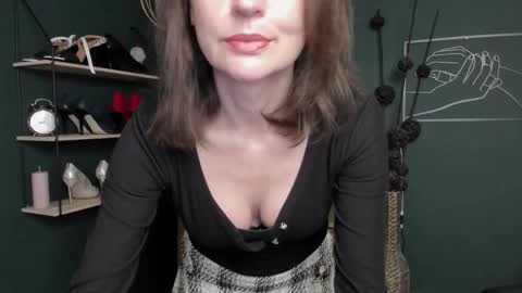 Snapshot of vivian_dream chatting on October 9, 7:06 am Vivian online show from October 9, 7:06 am