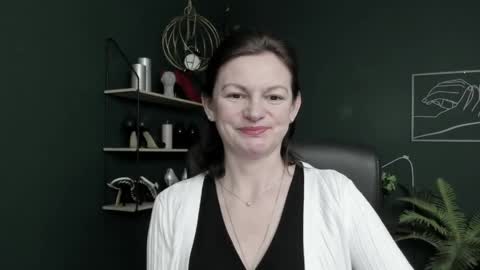 Snapshot of vivian_dream chatting on April 21, 6:09 am Vivian online show from April 21, 6:09 am