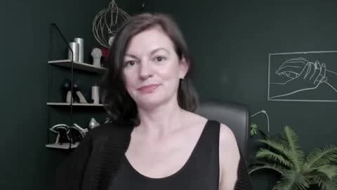 Snapshot of vivian_dream chatting on May 23, 5:34 am Vivian online show from May 23, 5:34 am