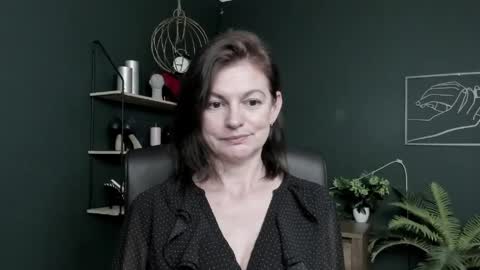 Snapshot of vivian_dream chatting on June 3, 5:43 am Vivian online show from June 3, 5:43 am