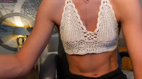 Snapshot of vivian_evans_ chatting on May 22, 1:02 am Vivian Evans online show from May 22, 1:02 am