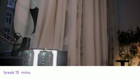 vivian_qwerty online show from December 15, 7:46 am