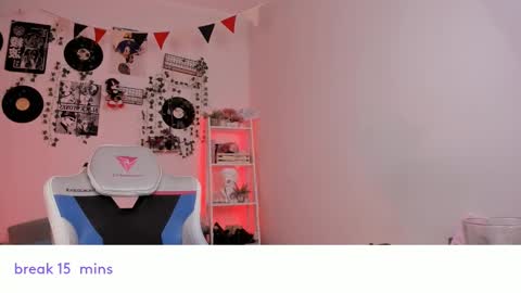 vivian_qwerty online show from February 14, 7:17 am