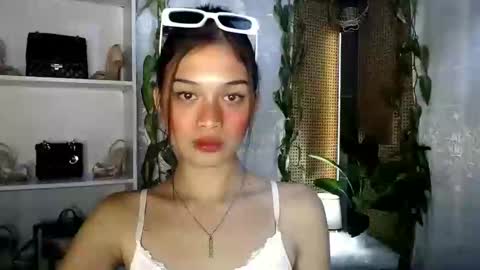Snapshot of vivian_roberts chatting on January 8, 1:00 am Vivian online show from January 8, 1:00 am