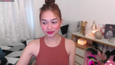 Vivian online show from December 2, 12:49 am