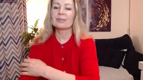 Vivian online show from November 14, 4:06 pm