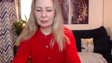 Vivian online show from November 21, 5:00 pm