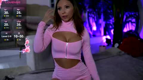 Vivi online show from November 16, 9:09 pm