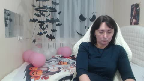 Snapshot of vivianguchih chatting on October 25, 7:16 am vivianguchih online show from October 25, 7:16 am