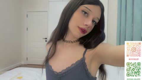 Snapshot of vivianmiller_ chatting on June 27, 12:22 pm Vivian online show from June 27, 12:22 pm