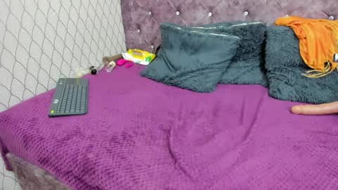 VivianRose online show from February 23, 6:28 am