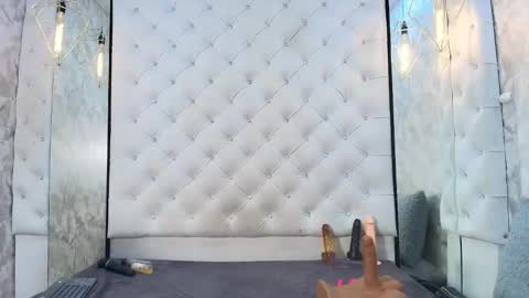 VivianRose online show from March 5, 4:08 am