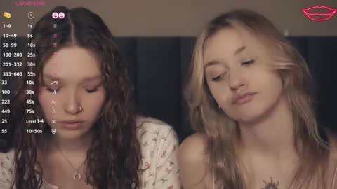 Nelly and Mari online show from February 19, 8:20 pm