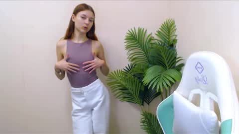 Vivien online show from December 6, 7:12 pm