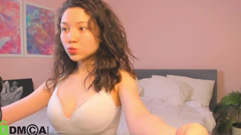 Snapshot of vivien_montclair chatting on December 21, 3:13 am Vivien online show from December 21, 3:13 am