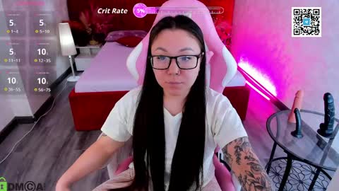 Snapshot of vivien_montclair chatting on April 15, 1:34 am Vivien online show from April 15, 1:34 am