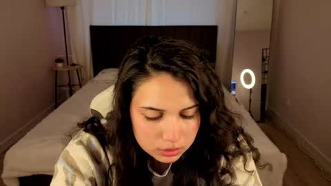 vivien_ross online show from May 21, 1:23 am