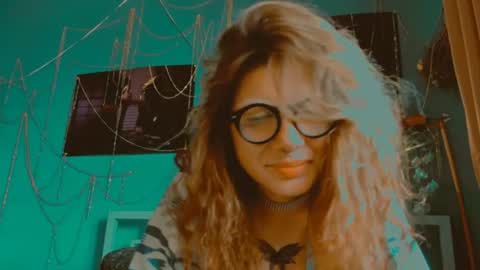 viviendarkbloom online show from June 26, 3:16 pm