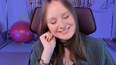 Vivien online show from February 16, 12:10 pm