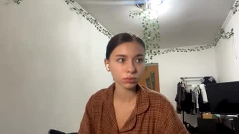 Vivi online show from November 2, 7:11 am