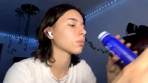 Vivi online show from December 3, 3:21 pm