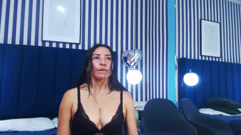 Vivian  online show from February 9, 1:15 pm