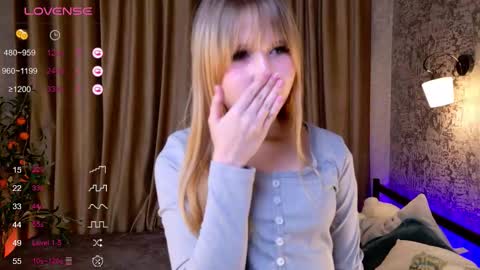 Snapshot of viviesunn chatting on November 5, 9:31 am Mia Skaidrite online show from November 5, 9:31 am