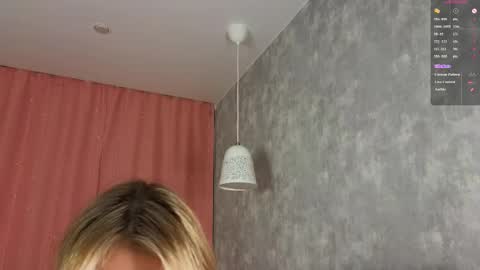 Snapshot of vivyboo111 chatting on February 14, 8:27 pm vivyboo111 online show from February 14, 8:27 pm