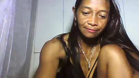 Snapshot of vixen_lina chatting on June 16, 7:49 pm vixen_lina online show from June 16, 7:49 pm
