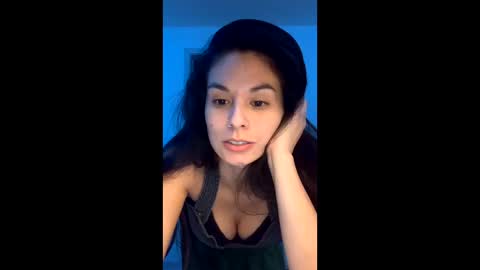 Snapshot of vixenblade chatting on February 3, 6:22 am vixenblade online show from February 3, 6:22 am