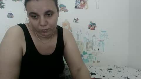 Snapshot of vixenbya chatting on February 15, 11:39 am vixenbya online show from February 15, 11:39 am