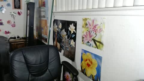 Vixen Fyre online show from December 19, 5:40 am