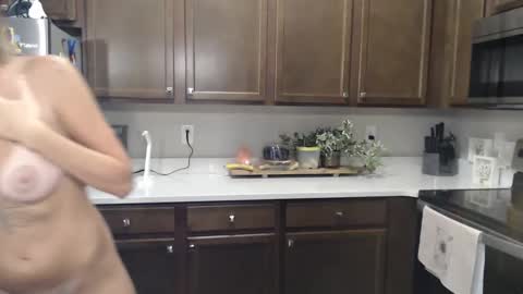 Liz online show from October 11, 4:33 am