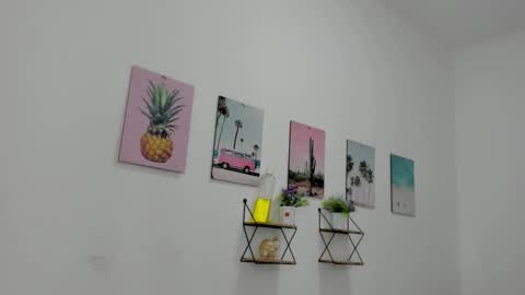 Snapshot of vixenlust17 chatting on February 6, 10:35 pm vixenlust17 online show from February 6, 10:35 pm