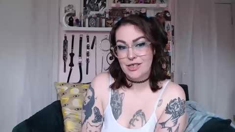 Snapshot of vixinvvitch chatting on April 30, 5:41 pm VIXIN online show from April 30, 5:41 pm