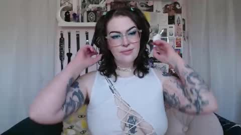 Snapshot of vixinvvitch chatting on May 22, 2:55 pm VIXIN online show from May 22, 2:55 pm