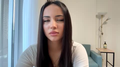 Miss Mia online show from April 1, 1:41 pm